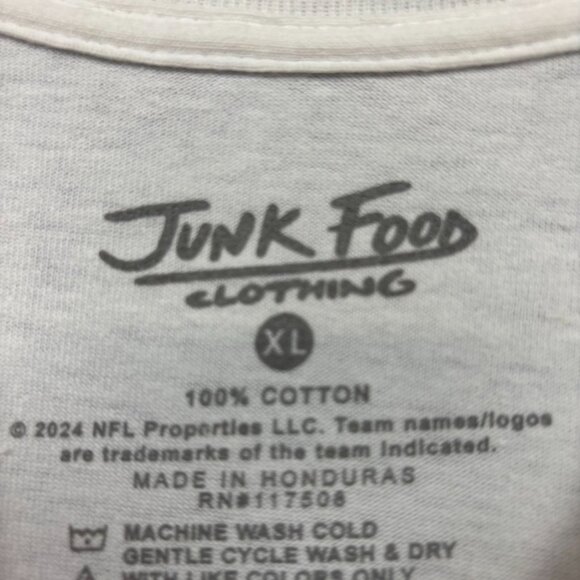 Buffalo Bills Gameday Football Helmet Oversized NFL Tee XL - Picture 4 of 4